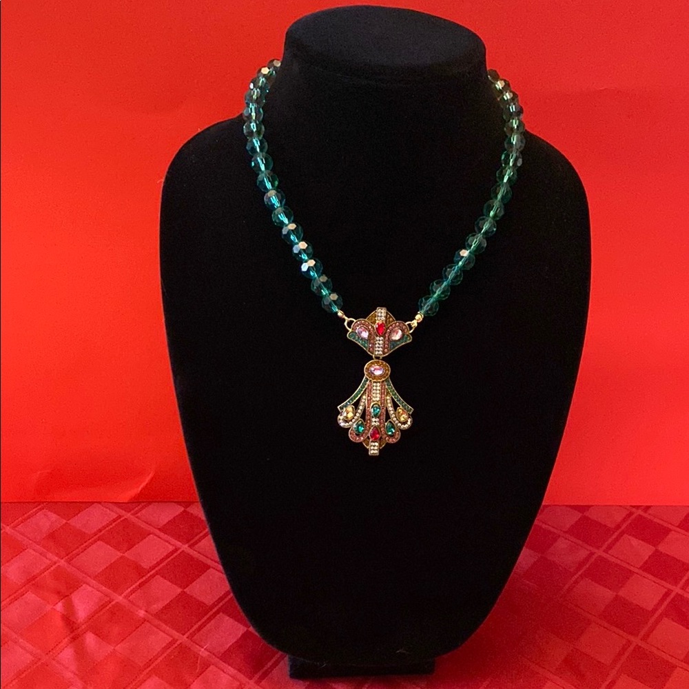Elegant Green and Gold Necklace